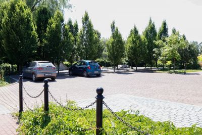 parking przy parku miejskim od ul. W. Wolskiego
