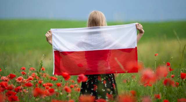 Bądźmy dumni z naszych barw narodowych! Wywieś flagę RP