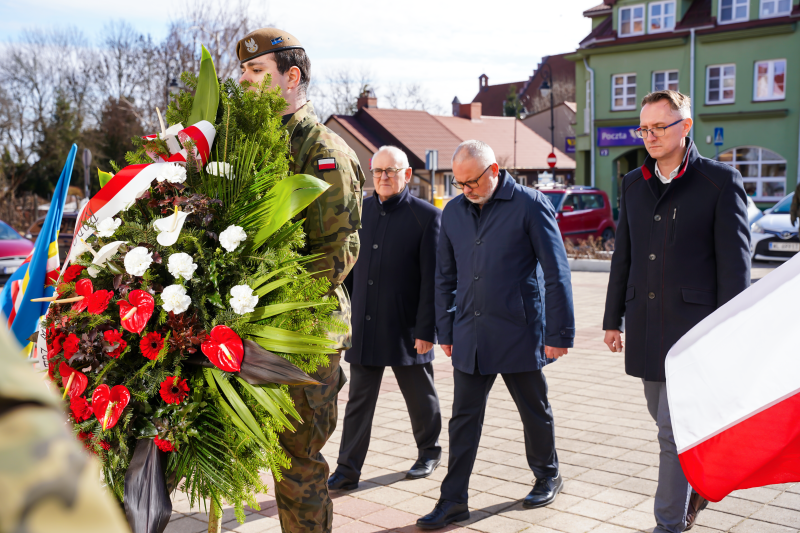 Uroczysty apel w Serocku z okazji Narodowego Dnia Pamięci Żołnierzy Wyklętych