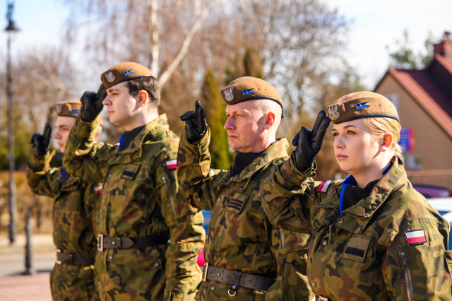 Uroczysty apel w Serocku z okazji Narodowego Dnia Pamięci Żołnierzy Wyklętych