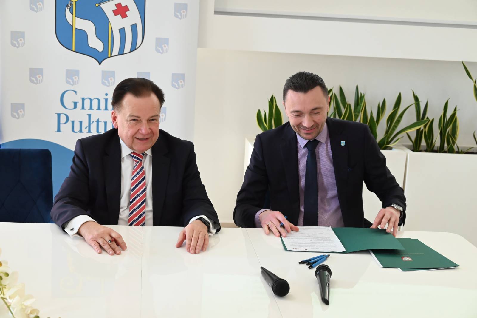 Podpisanie aneksów do umowy o partnerstwie i umowy dotacyjnej w ramach projektu budowy linii kolejowej Zegrze-Przasnysz